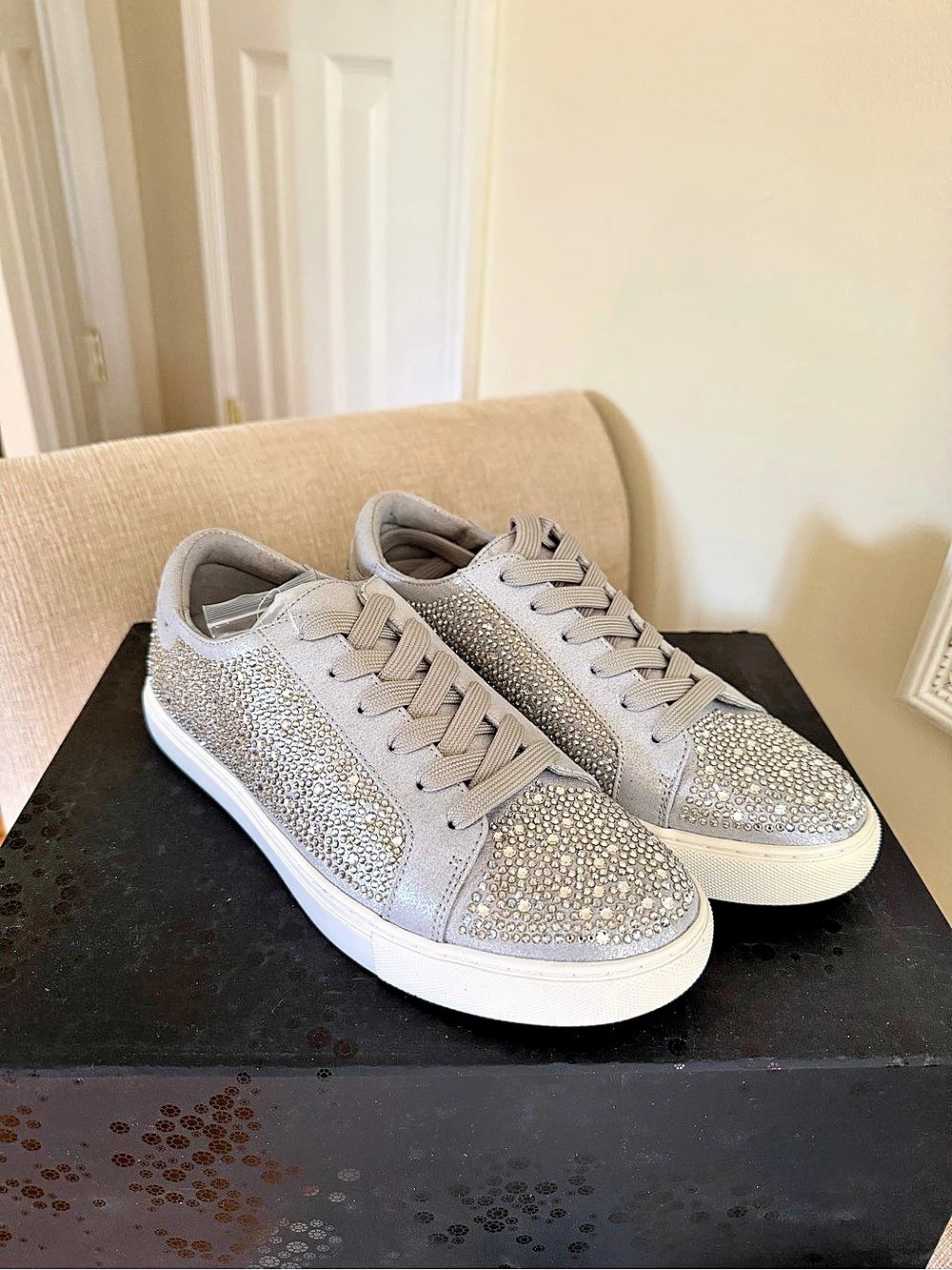 Kenneth Cole Swarovski Crystal Studded Lace Up Sneaker Sneakers Gray & Silver